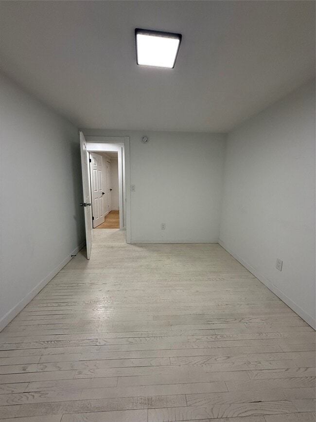 Building Photo - 517 Tulane St