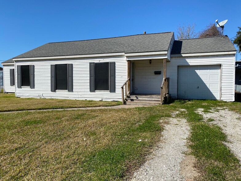 Front of your home. - 816 1st St