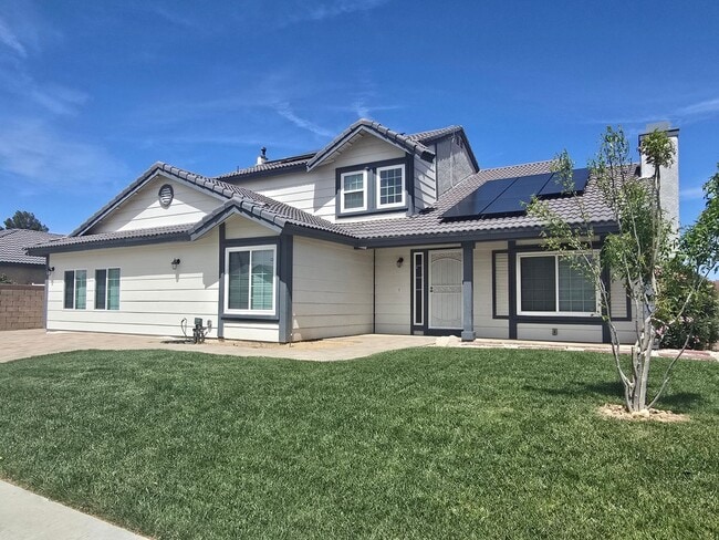 Building Photo - Room for Rent – 1621 W Newgrove St, Lancaster, CA 93534