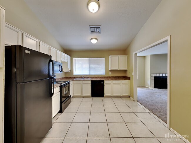 Building Photo - 5223 W Aster Dr