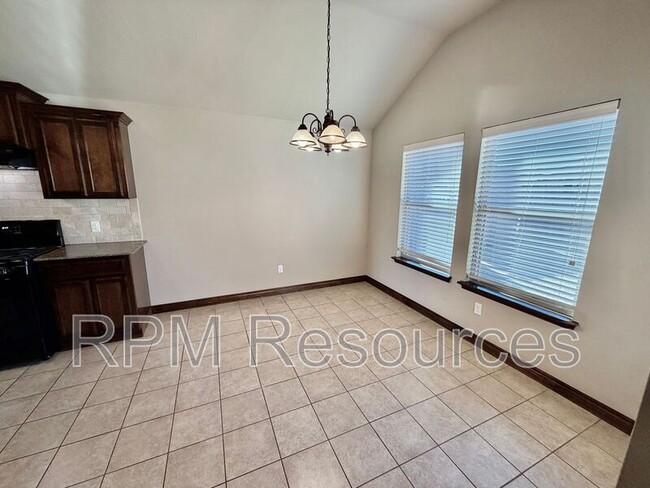 Building Photo - 5601 Sanderling Rd