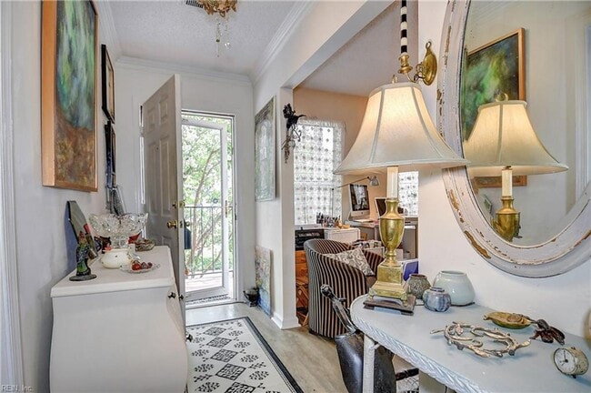 Building Photo - Ghent on the Square