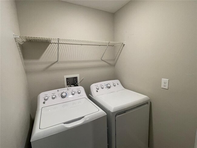 Building Photo - 9768 Pembrooke Pines Dr