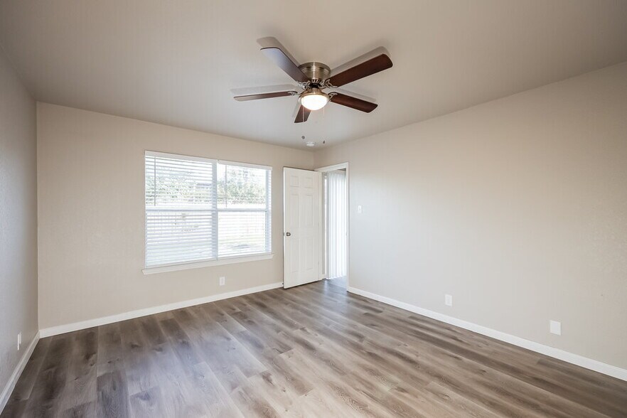 Building Photo - 7826 Juno Heights
