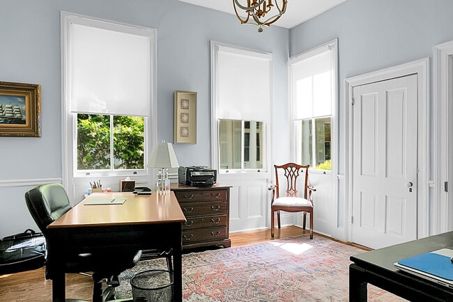 Building Photo - 6 Wentworth St