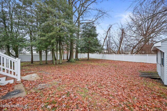 Building Photo - 11 Applebey St