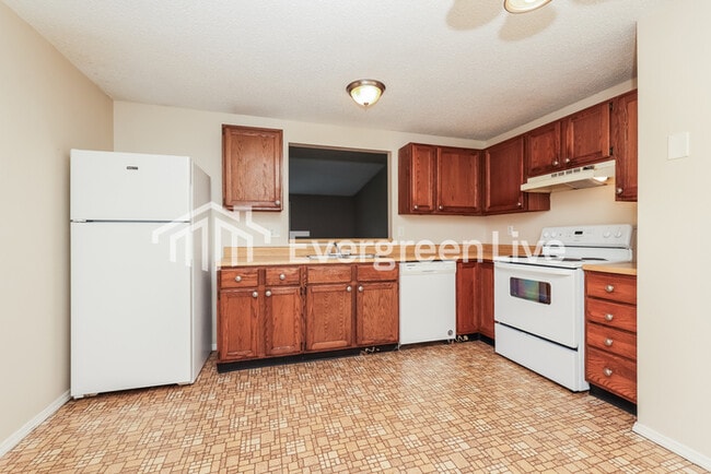 Building Photo - 4724 Stonehedge St