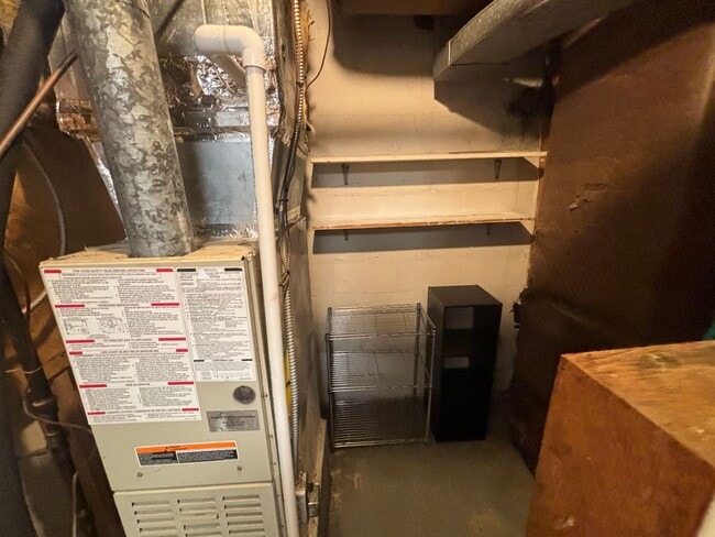 Building Photo - Remodeled Ground Level Condo off Rivermont