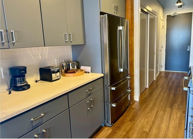 Building Photo - 63 Melcher St