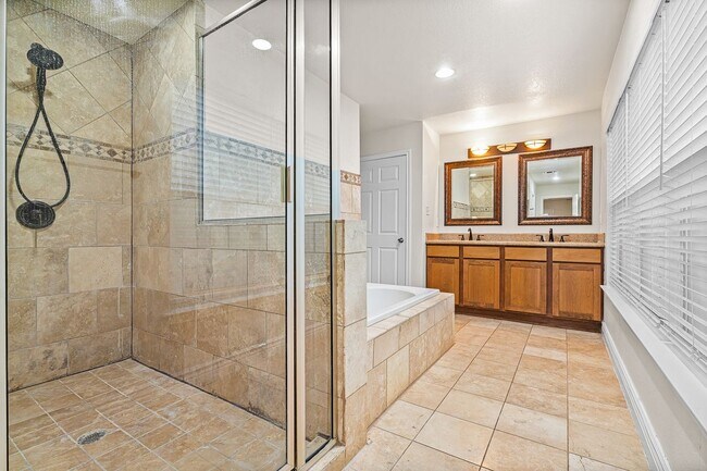 Building Photo - 9130 Windgarden Cir