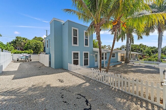 Building Photo - 1779 Len Dr