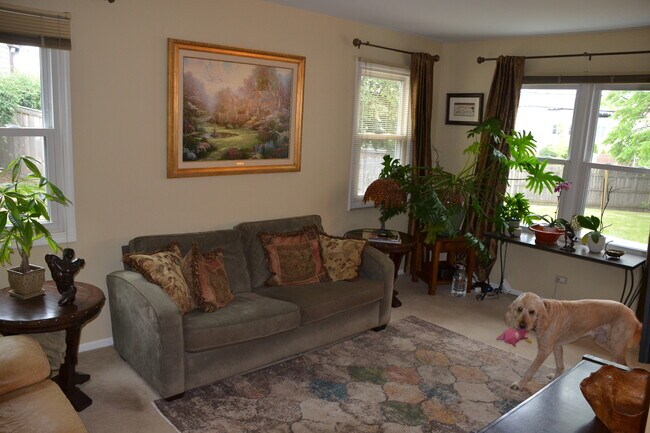 Building Photo - 439 Thorndale Ct