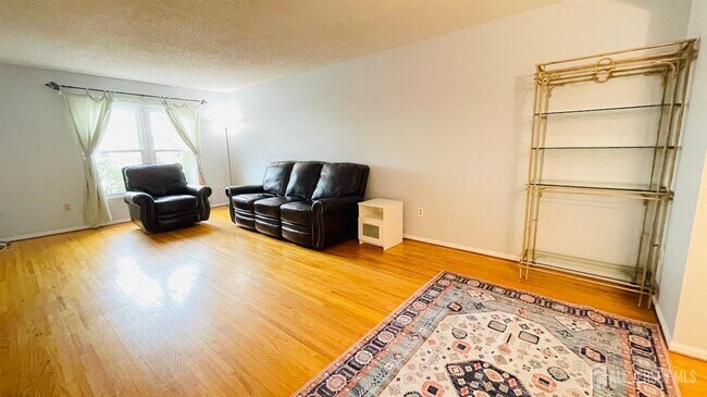 Building Photo - 4702 Hana Rd