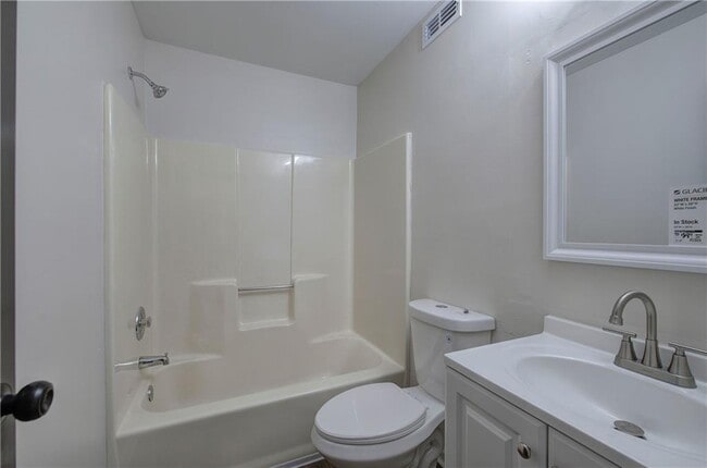 Building Photo - 4100 Chanticleer Dr NW