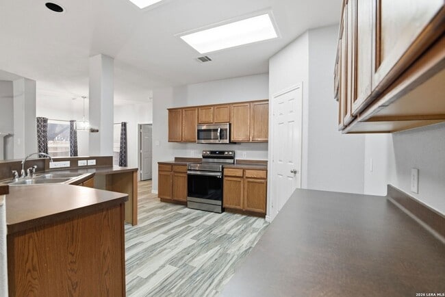 Building Photo - 414 Willow Grove Dr