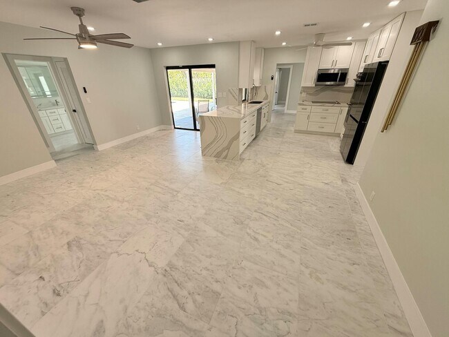 Building Photo - 4760 NW 5th Ln