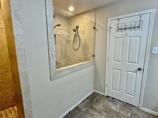 Building Photo - 18530 Alemarble Oak St