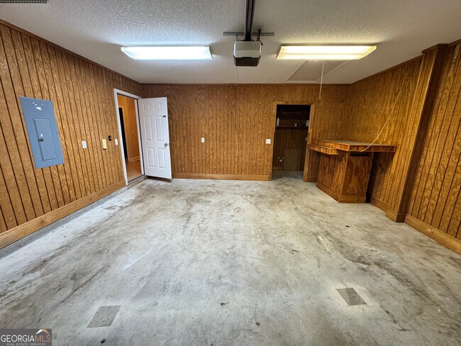 Building Photo - 217 Austin Ryan Dr