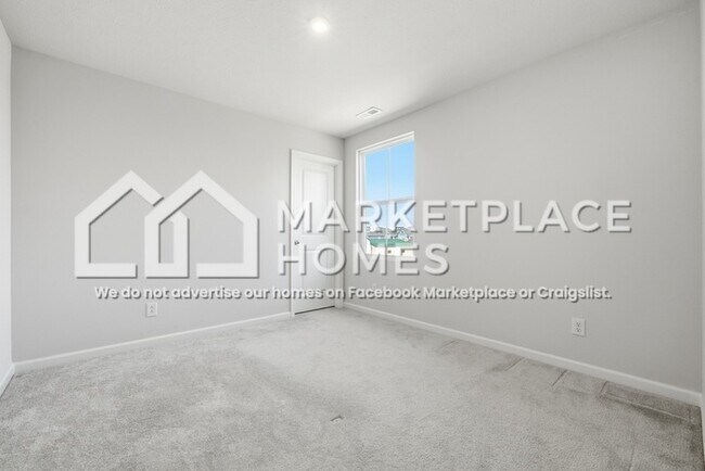 Building Photo - 1645 Juniper Ln