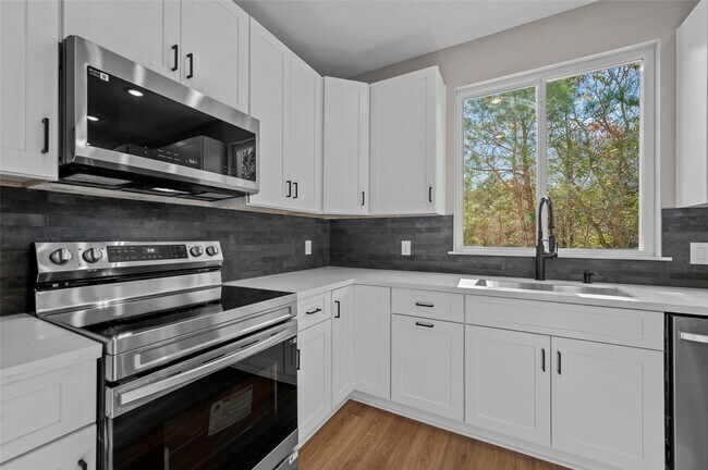 Building Photo - 28407 Champion Oaks Dr