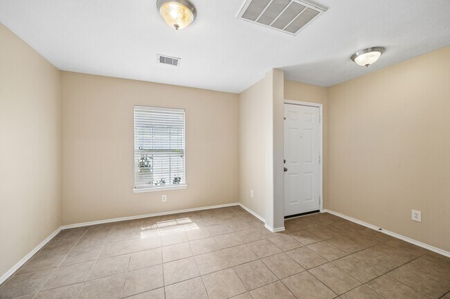 Building Photo - 20110 Saddle Ranch Dr