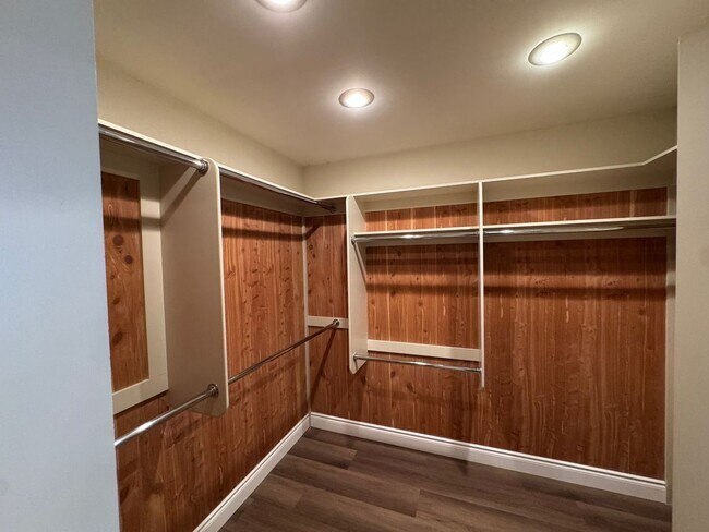Building Photo - Coming Soon! Cozy home in South Pasadena.