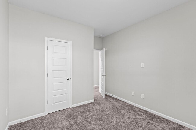 Building Photo - Immaculate, Upgraded Home with Custom Features and Spacious Outdoor Living