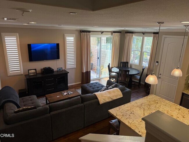 Building Photo - 2967 Palmera Ln