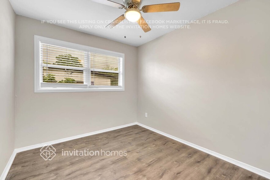 Building Photo - 8061 Delaroche Dr