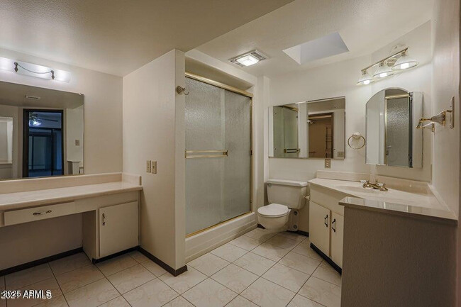 Building Photo - 13135 W Castlebar Dr