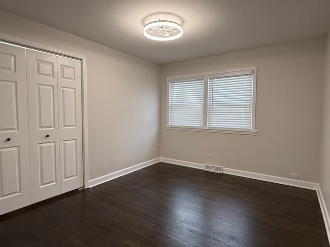 Building Photo - 10061 Lacrosse Ave