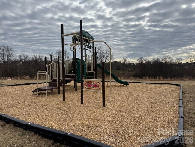 Building Photo - 3062 Weddington Pointe Dr