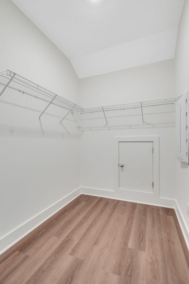 Building Photo - Pet-Friendly Home with Work-From-Home Space