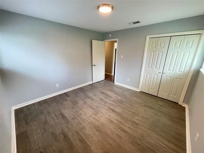 Building Photo - 8436 Jamestown Dr