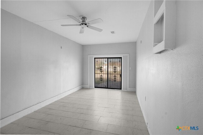 Building Photo - 1302 Metropolitan Dr