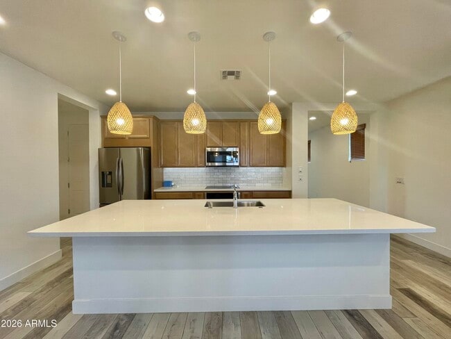 Building Photo - 20862 E Sparrow Dr