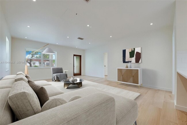 Building Photo - 6356 SW 14th St