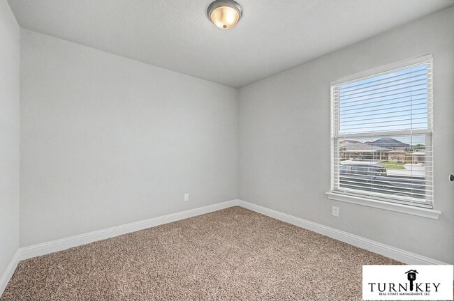Building Photo - 141-143 Crossbow Ct.