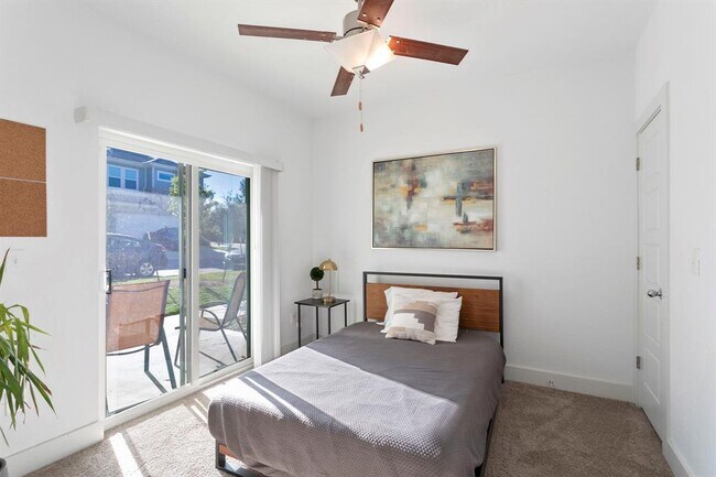 Building Photo - 7203 Bassett Ct