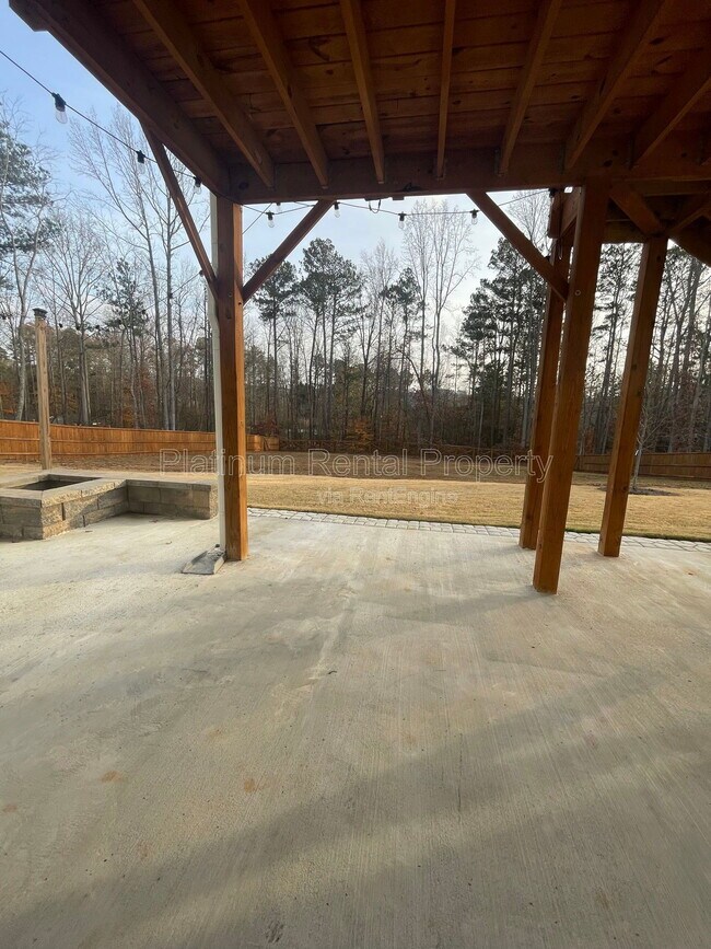 Building Photo - 8225 Crooked Crk Dr