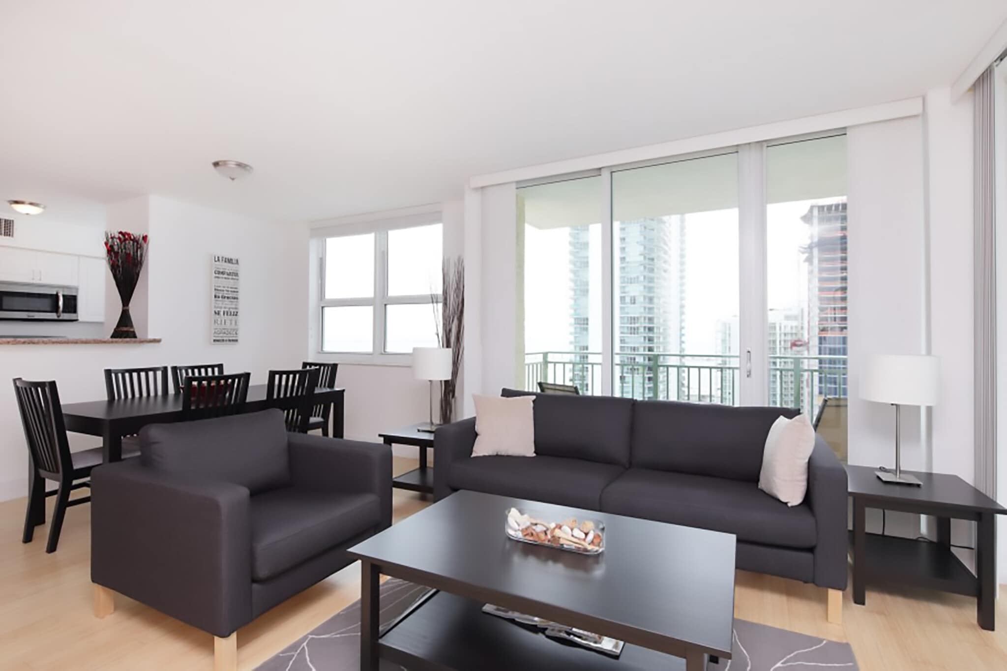 Building Photo - 1155 Brickell Bay Dr