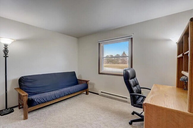 Building Photo - 3215 W Mangold Ave
