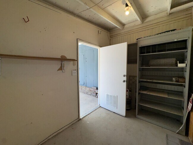 Building Photo - 2453 6th St