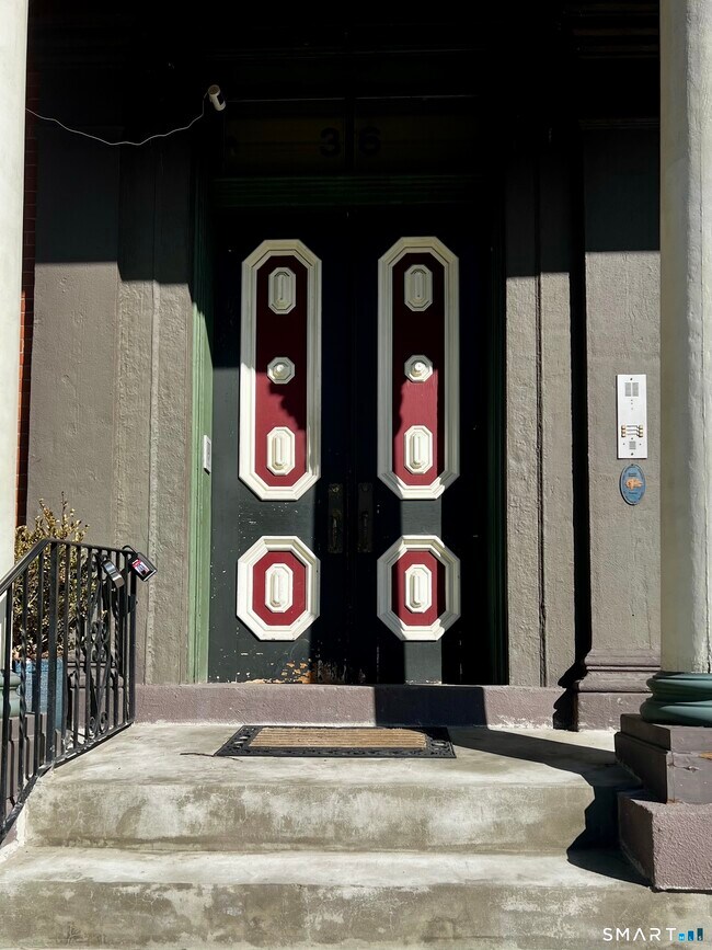 Building Photo - 34-36 Charter Oak Pl