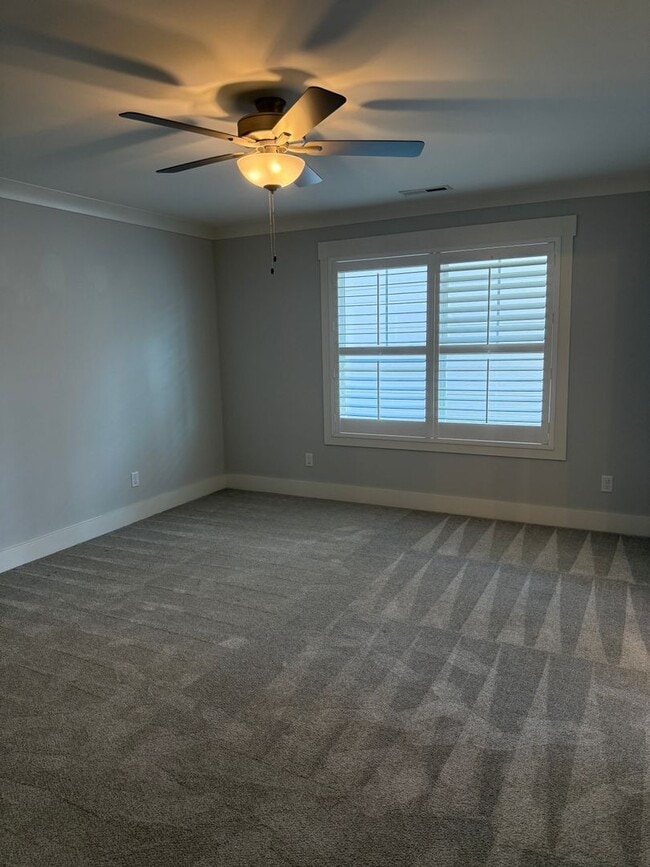 Building Photo - **New Price**Spacious Custom Home in Barns...