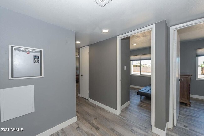 Building Photo - 13052 N 40th Pl