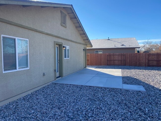 Building Photo - Charming Fallon 3 bedroom with RV Acess
