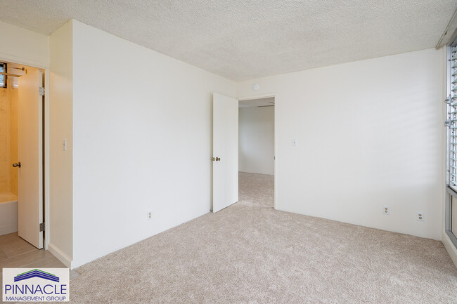 Building Photo - 1122 Elm St