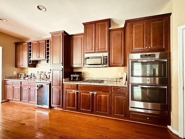 Building Photo - 4536 Briarwood Dr
