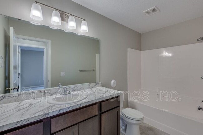 Building Photo - 603 William St